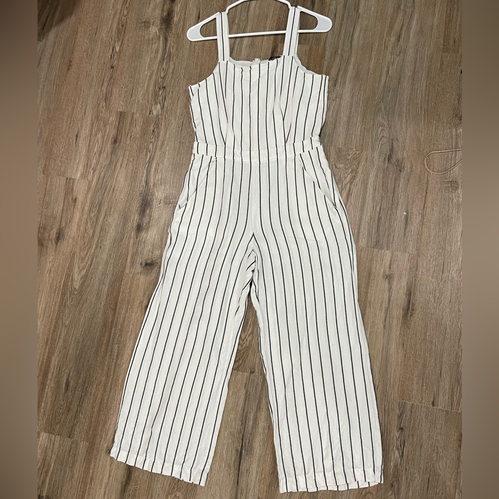 XS LOFT White & Grey Striped Jumpsuit— Perfect Outfit for Summer!!